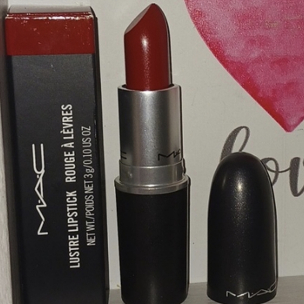MAC LUSTURE LIPSTICK